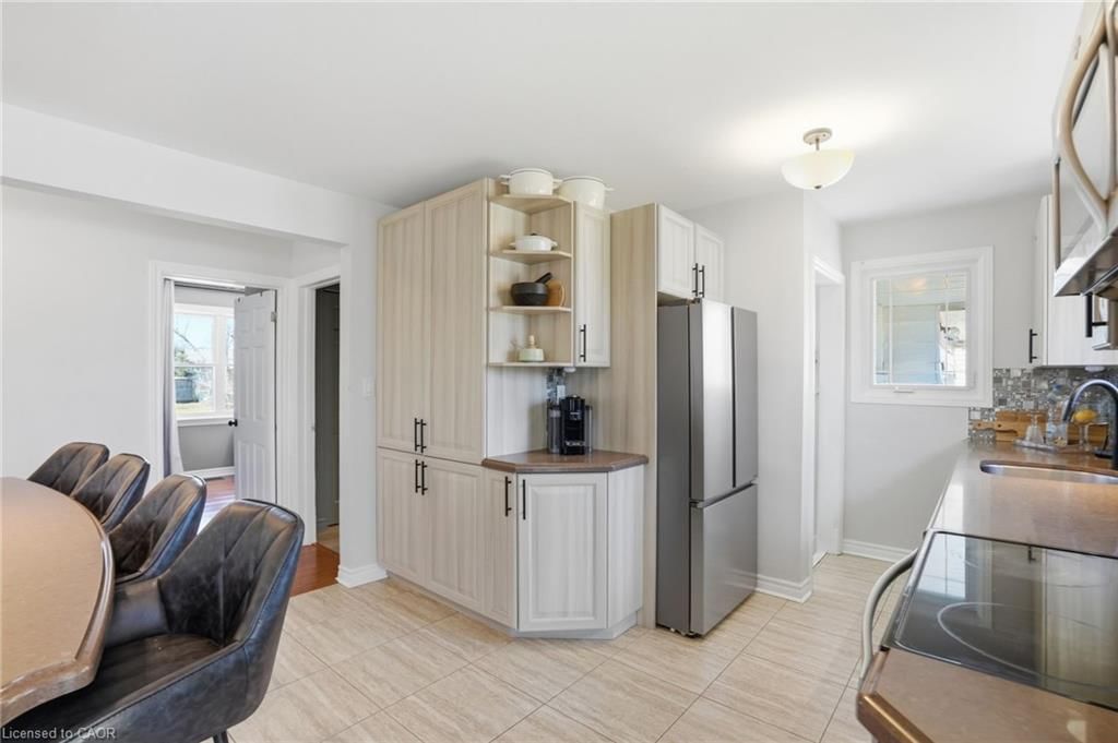 Single Family Residence for sale at 208 Seneca Avenue, Hamilton, ON, L9B 1M2 - Allison - MLS: 40818962