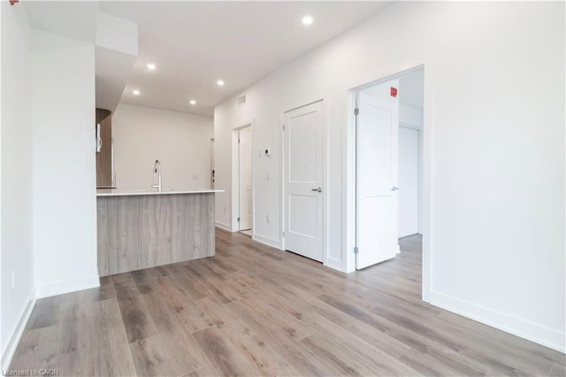 206 - 312 Erb Street W