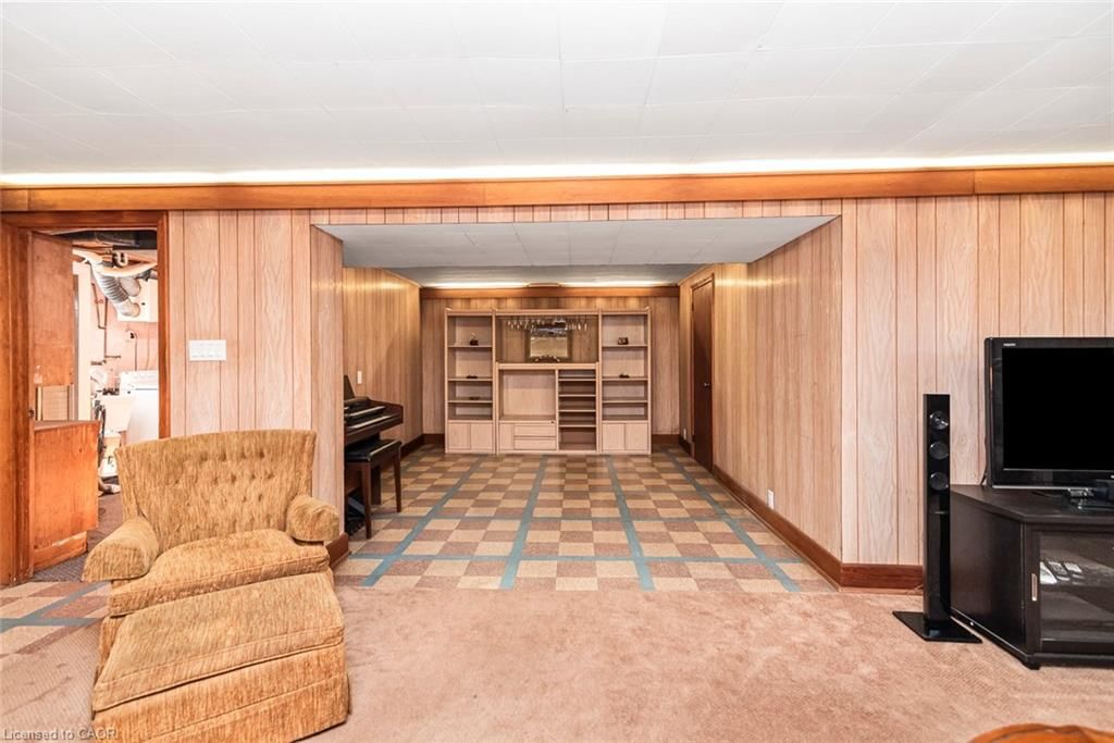 Single Family Residence for sale at 124 Broker Drive, Hamilton, ON, L8T 2B8 - Huntington - MLS: 40819085