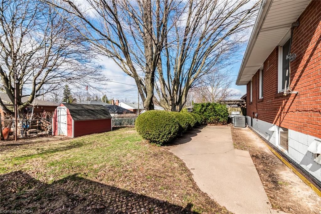 Single Family Residence for sale at 124 Broker Drive, Hamilton, ON, L8T 2B8 - Huntington - MLS: 40819085