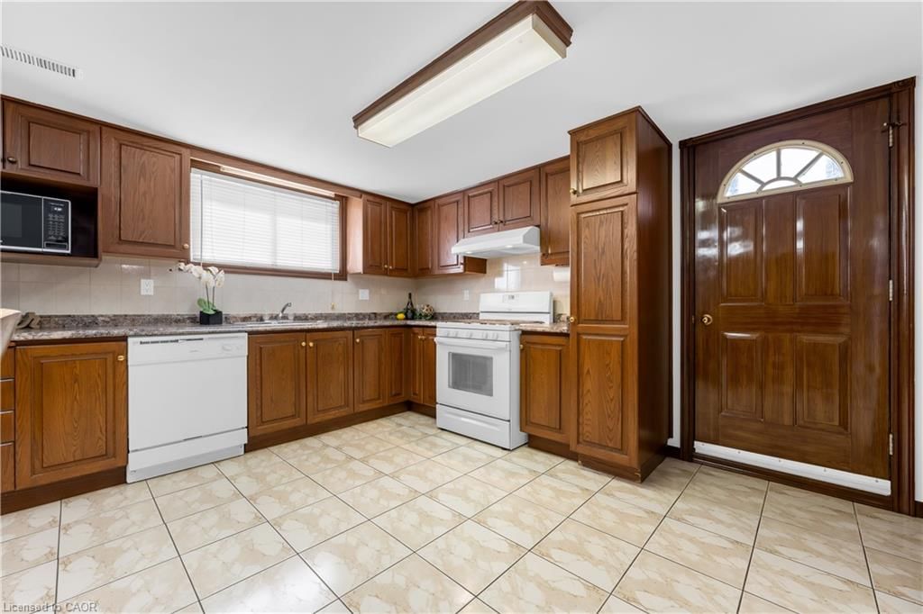 Single Family Residence for sale at 11 Forest Hill Crescent, Hamilton, ON, L8K 5V2 - Red Hill - MLS: 40819197