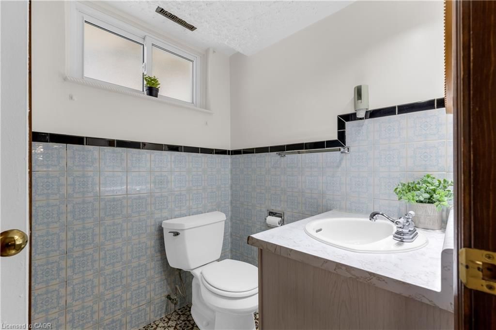 Single Family Residence for sale at 11 Forest Hill Crescent, Hamilton, ON, L8K 5V2 - Red Hill - MLS: 40819197