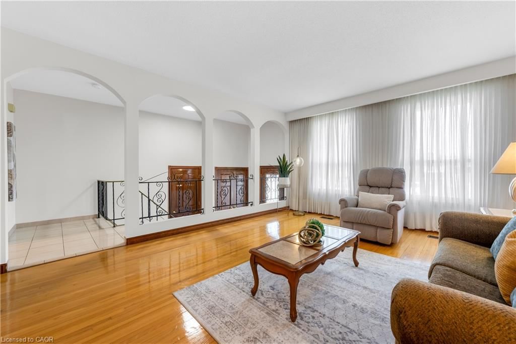 Single Family Residence for sale at 11 Forest Hill Crescent, Hamilton, ON, L8K 5V2 - Red Hill - MLS: 40819197