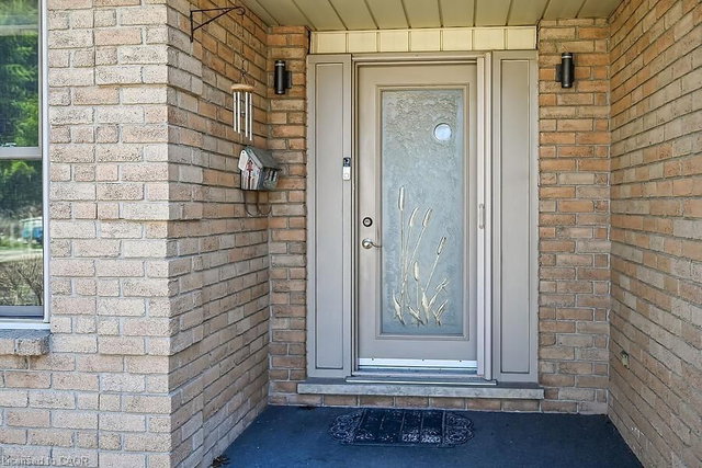 621 Tomahawk Crescent