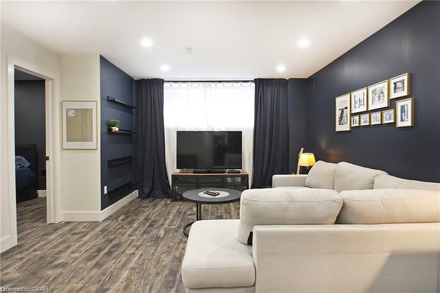 Bsmt - 23 Scarletwood Street