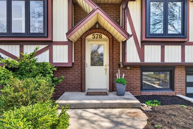 578 Holly Hill Crescent