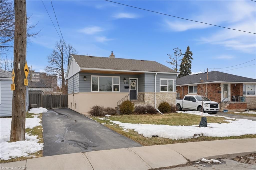 Single Family Residence for sale at 208 East 44th Street, Hamilton, ON, L8T 3H6 - Hampton Heights - MLS: 40819475