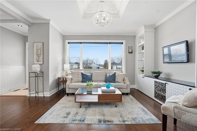 208 East 44th Street