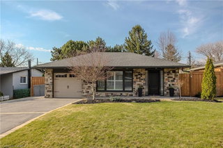 1375 Langdale Crescent