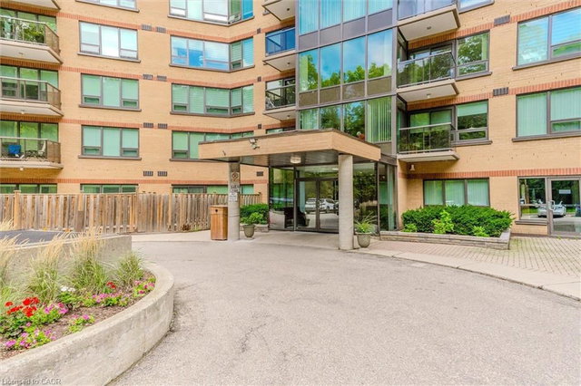 1205 - 237 King Street W