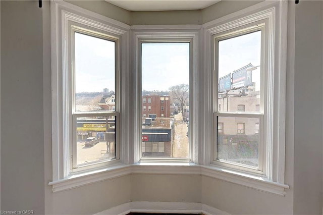 8 - 477 King Street E