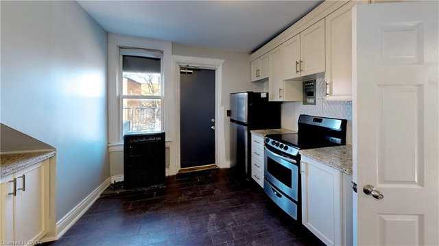 8 - 477 King Street E