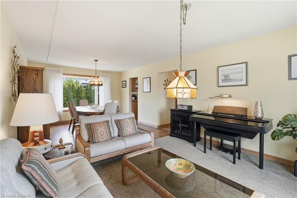 Single Family Residence for sale at 4 Tilbury Court, Hamilton, ON, L8T 2M4 - Huntington - MLS: 40819534