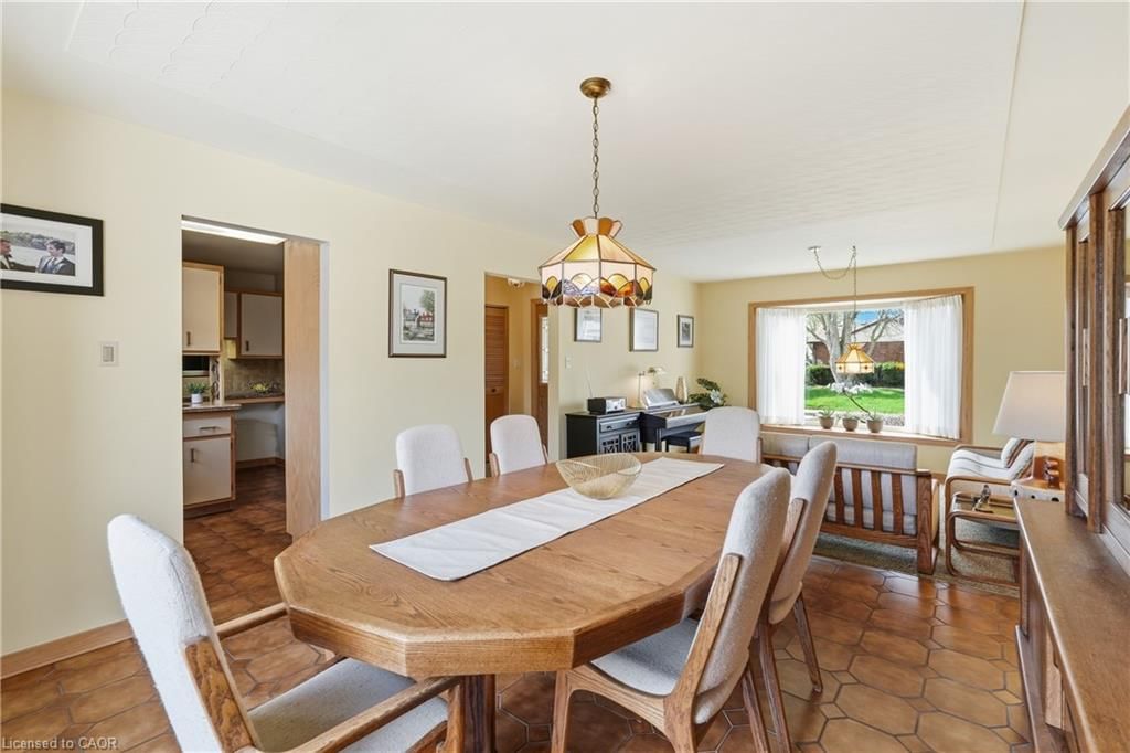 Single Family Residence for sale at 4 Tilbury Court, Hamilton, ON, L8T 2M4 - Huntington - MLS: 40819534