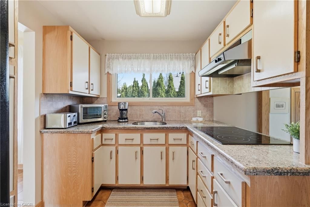 Single Family Residence for sale at 4 Tilbury Court, Hamilton, ON, L8T 2M4 - Huntington - MLS: 40819534