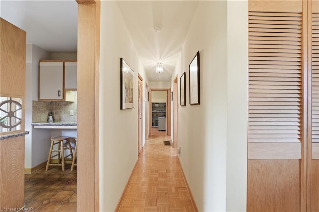 Single Family Residence for sale at 4 Tilbury Court, Hamilton, ON, L8T 2M4 - Huntington - MLS: 40819534