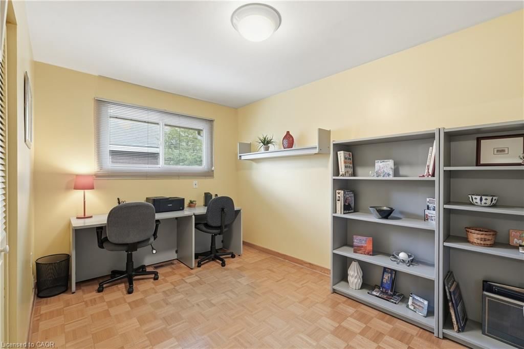 Single Family Residence for sale at 4 Tilbury Court, Hamilton, ON, L8T 2M4 - Huntington - MLS: 40819534