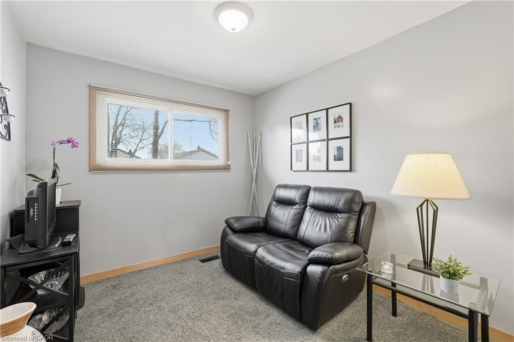 Single Family Residence for sale at 4 Tilbury Court, Hamilton, ON, L8T 2M4 - Huntington - MLS: 40819534