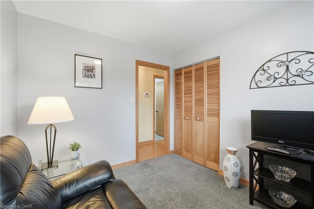 Single Family Residence for sale at 4 Tilbury Court, Hamilton, ON, L8T 2M4 - Huntington - MLS: 40819534