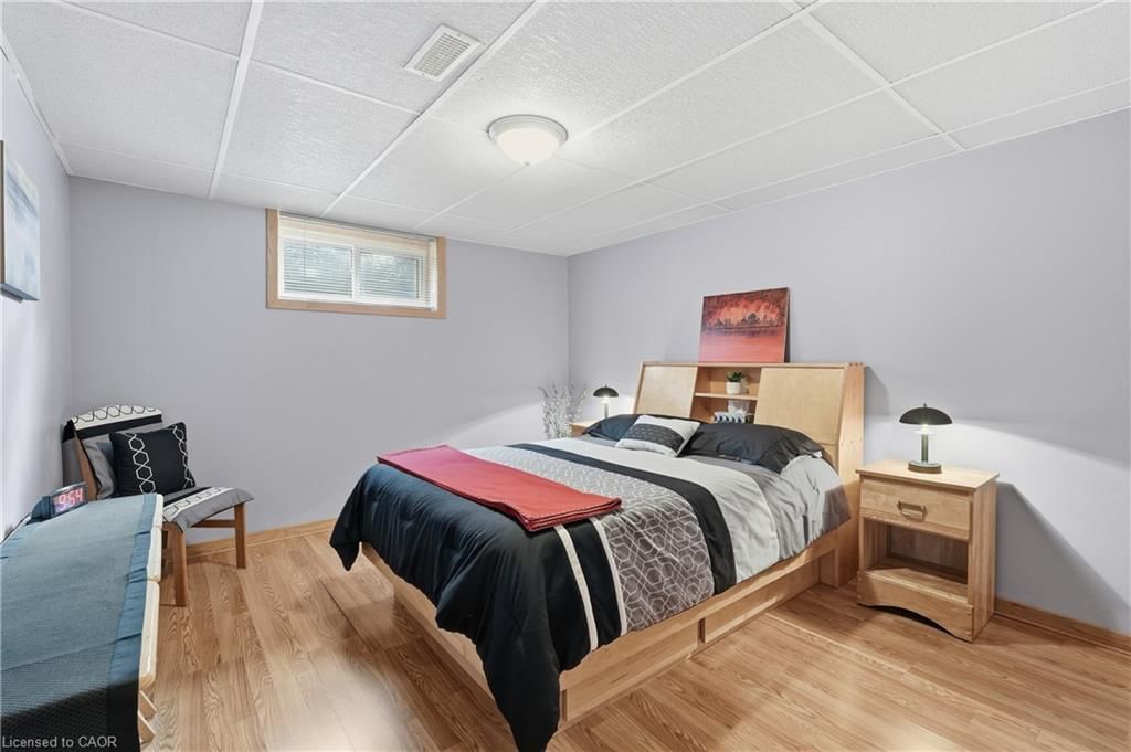 Single Family Residence for sale at 4 Tilbury Court, Hamilton, ON, L8T 2M4 - Huntington - MLS: 40819534