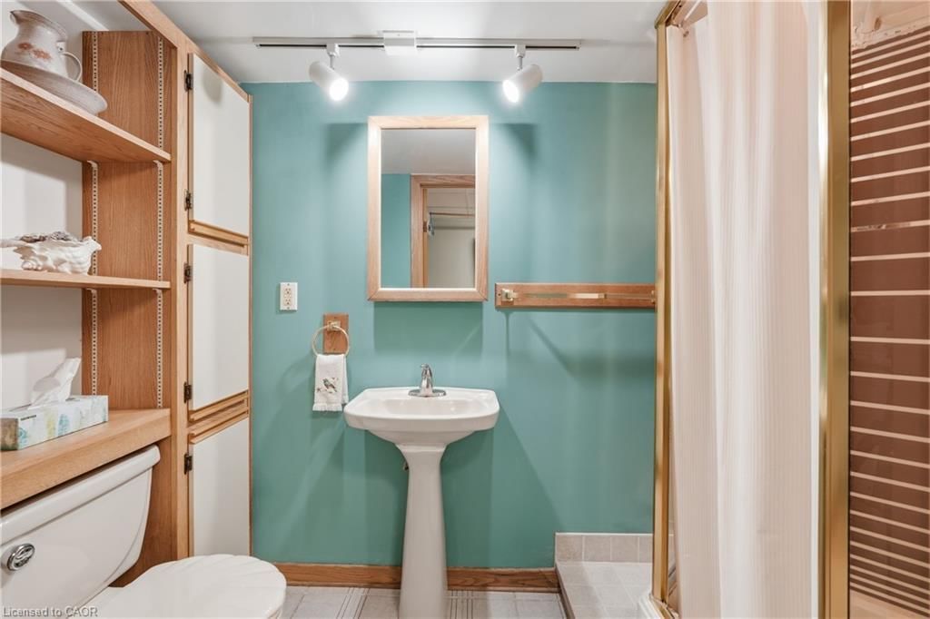 Single Family Residence for sale at 4 Tilbury Court, Hamilton, ON, L8T 2M4 - Huntington - MLS: 40819534