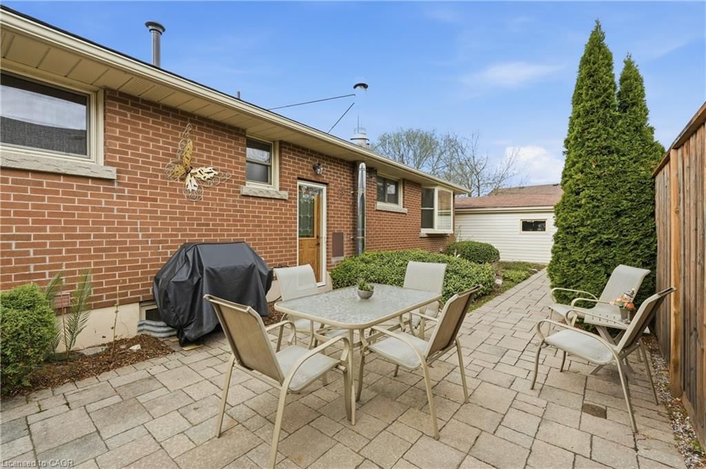 Single Family Residence for sale at 4 Tilbury Court, Hamilton, ON, L8T 2M4 - Huntington - MLS: 40819534