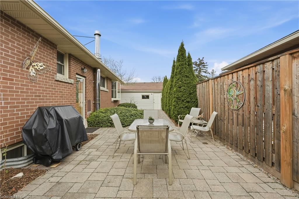 Single Family Residence for sale at 4 Tilbury Court, Hamilton, ON, L8T 2M4 - Huntington - MLS: 40819534