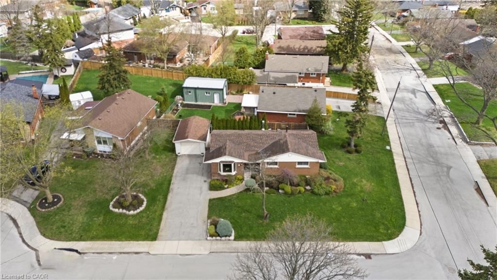 Single Family Residence for sale at 4 Tilbury Court, Hamilton, ON, L8T 2M4 - Huntington - MLS: 40819534