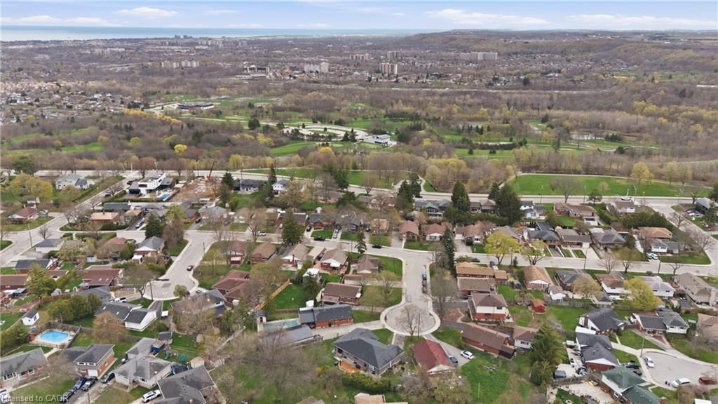 Single Family Residence for sale at 4 Tilbury Court, Hamilton, ON, L8T 2M4 - Huntington - MLS: 40819534