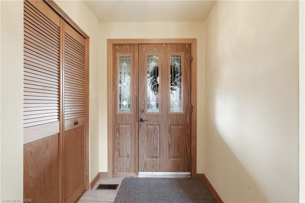 Single Family Residence for sale at 4 Tilbury Court, Hamilton, ON, L8T 2M4 - Huntington - MLS: 40819534