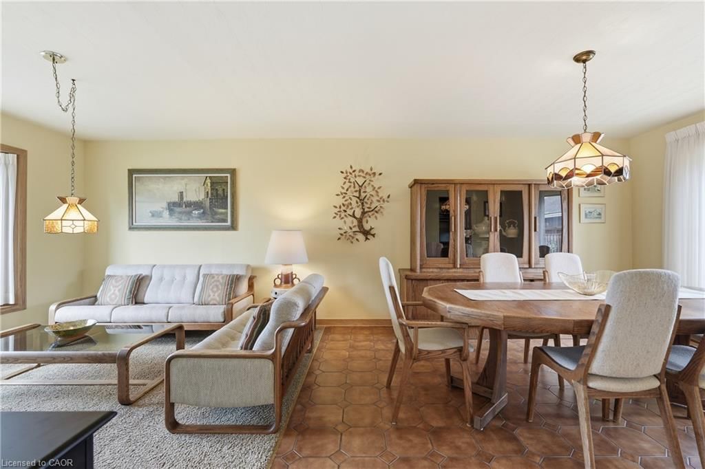 Single Family Residence for sale at 4 Tilbury Court, Hamilton, ON, L8T 2M4 - Huntington - MLS: 40819534