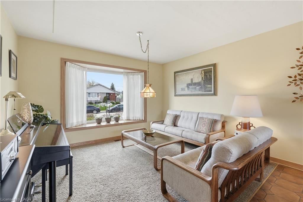 Single Family Residence for sale at 4 Tilbury Court, Hamilton, ON, L8T 2M4 - Huntington - MLS: 40819534