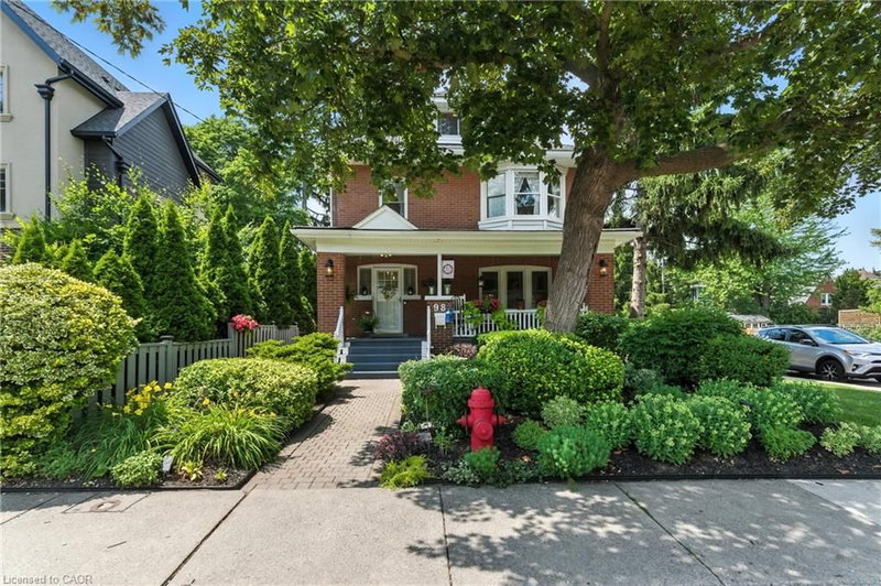 98 Kensington Avenue S