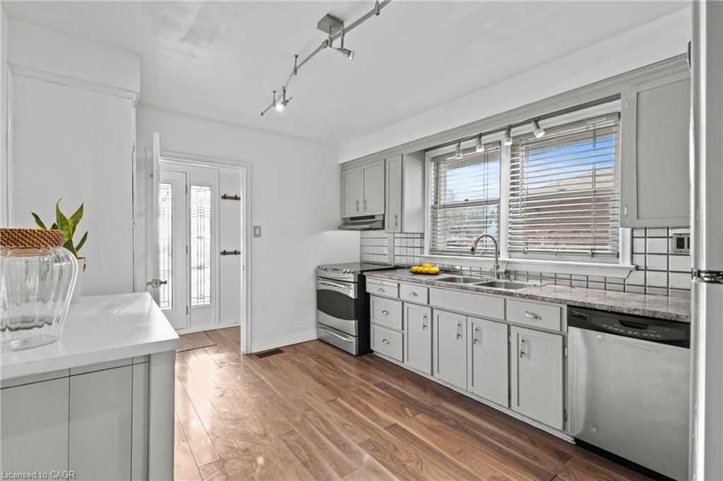 Single Family Residence for sale at 96 Terrace Drive, Hamilton, ON, L9A 2Y6 - Balfour - MLS: 40819579