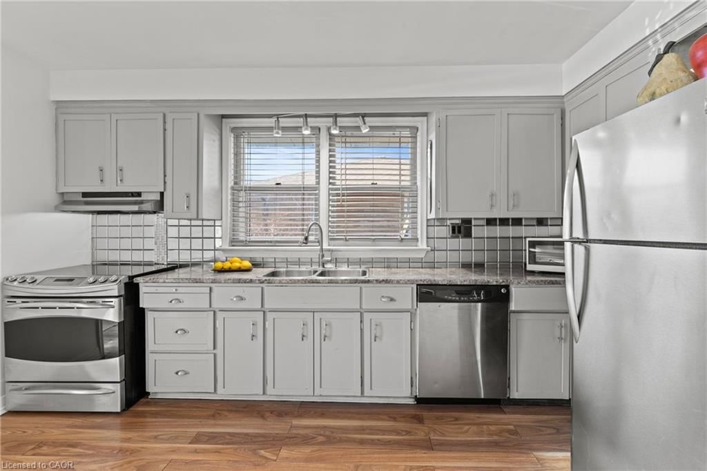 Single Family Residence for sale at 96 Terrace Drive, Hamilton, ON, L9A 2Y6 - Balfour - MLS: 40819579