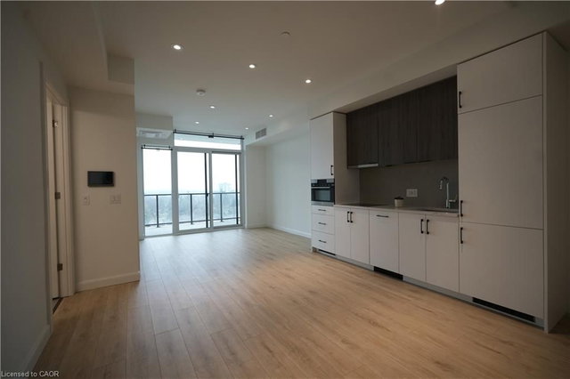 903 - 741 King St W Rear Street