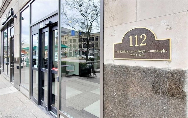 1112 - 112 King Street E