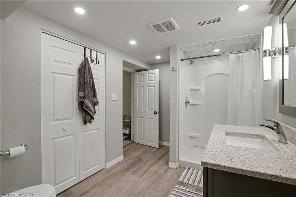 Single Family Residence for sale at 11 Carwyn Crescent, Hamilton, ON, L8S 3H3 - Ainslie Wood - MLS: 40819712