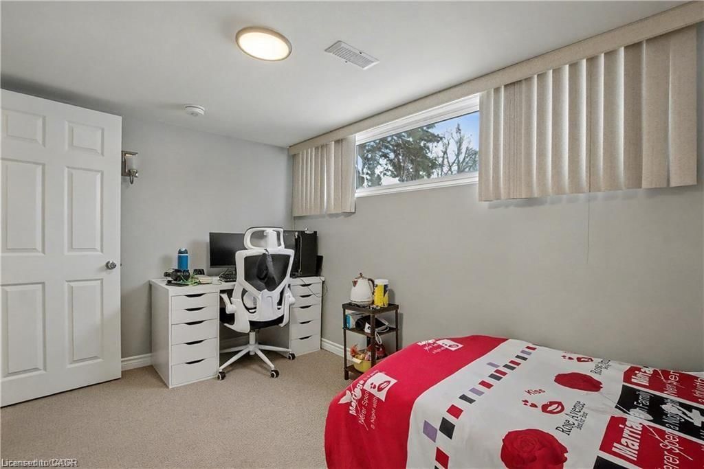 Single Family Residence for sale at 11 Carwyn Crescent, Hamilton, ON, L8S 3H3 - Ainslie Wood - MLS: 40819712