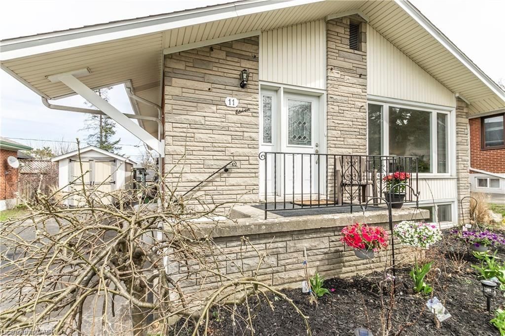 Single Family Residence for sale at 11 Carwyn Crescent, Hamilton, ON, L8S 3H3 - Ainslie Wood - MLS: 40819712