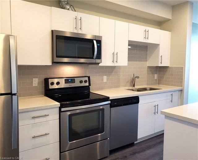 222 - 690 King Street W