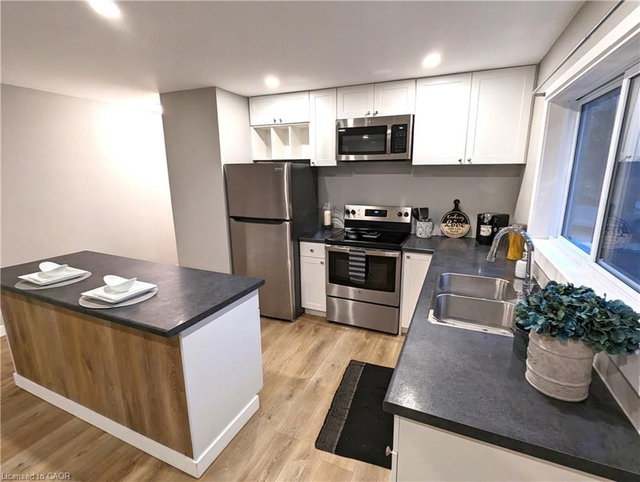 5 - 371 Margaret Avenue