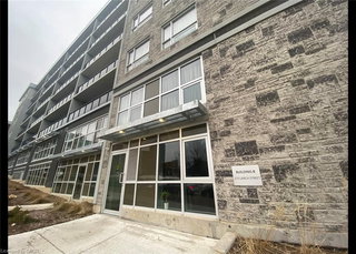 B213 - 275 Larch Street