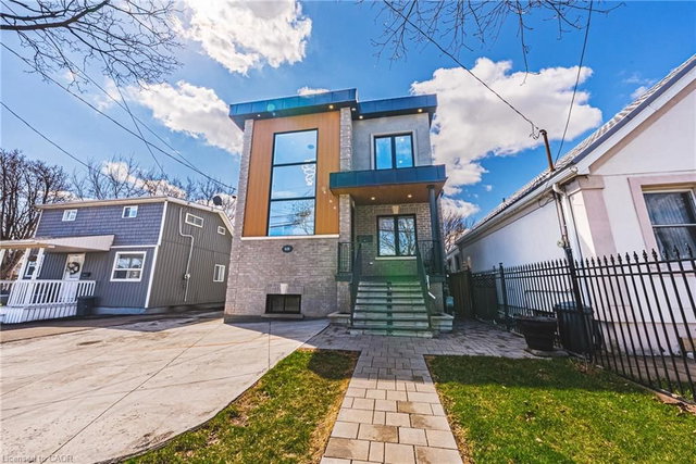 68 Vansitmart Avenue