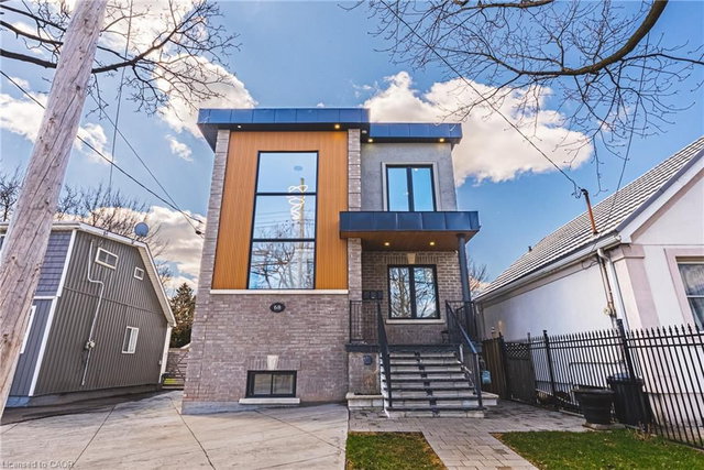 68 Vansitmart Avenue