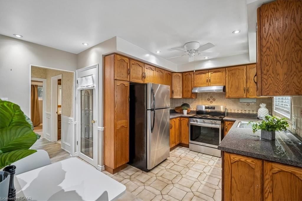 Single Family Residence for sale at 139 Rendell Boulevard, Hamilton, ON, L8T 3P7 - Sunninghill - MLS: 40819931