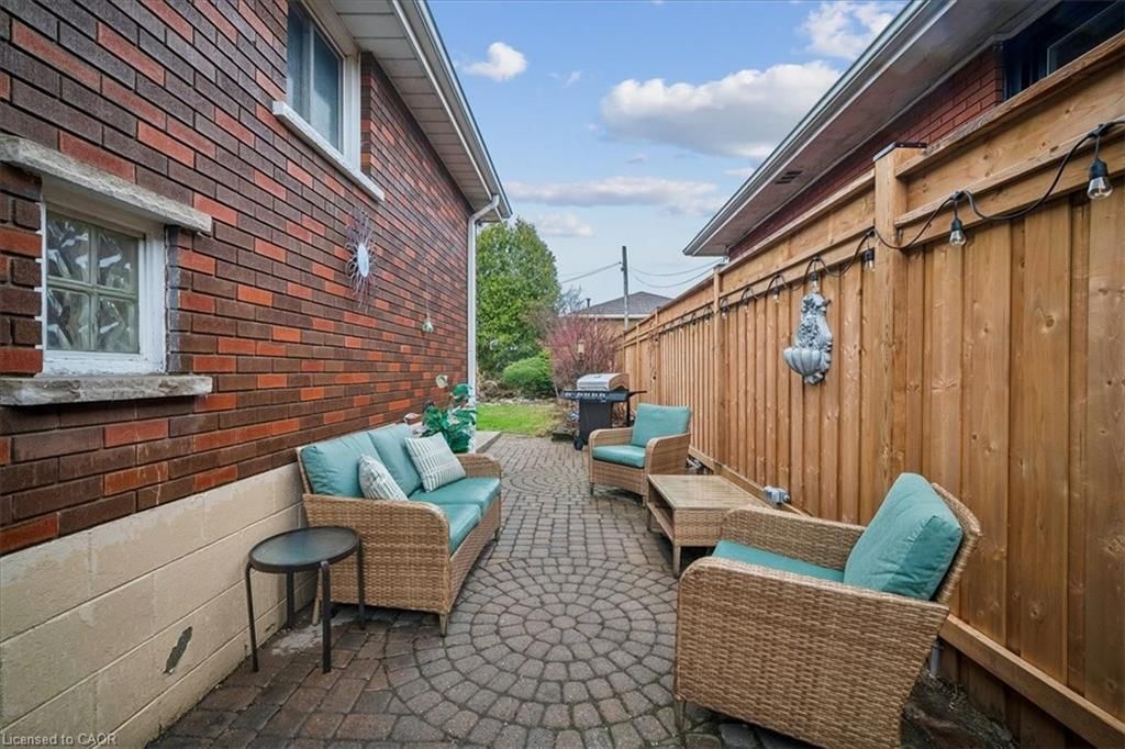 Single Family Residence for sale at 139 Rendell Boulevard, Hamilton, ON, L8T 3P7 - Sunninghill - MLS: 40819931