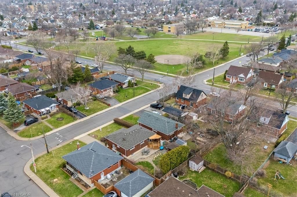 Single Family Residence for sale at 139 Rendell Boulevard, Hamilton, ON, L8T 3P7 - Sunninghill - MLS: 40819931