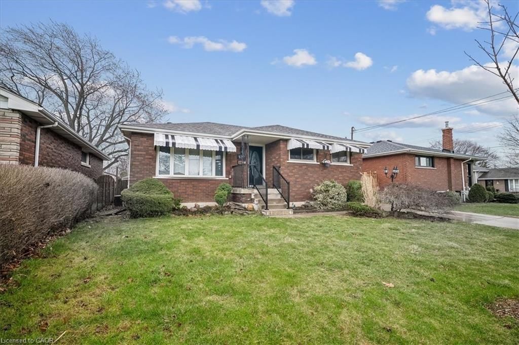 Single Family Residence for sale at 139 Rendell Boulevard, Hamilton, ON, L8T 3P7 - Sunninghill - MLS: 40819931