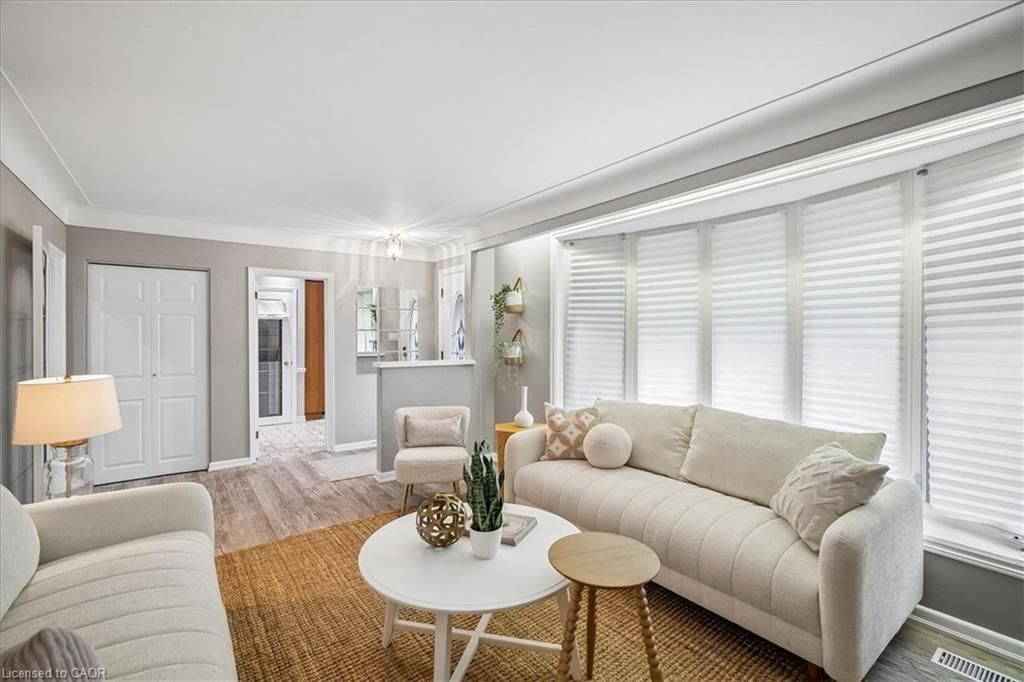 Single Family Residence for sale at 139 Rendell Boulevard, Hamilton, ON, L8T 3P7 - Sunninghill - MLS: 40819931